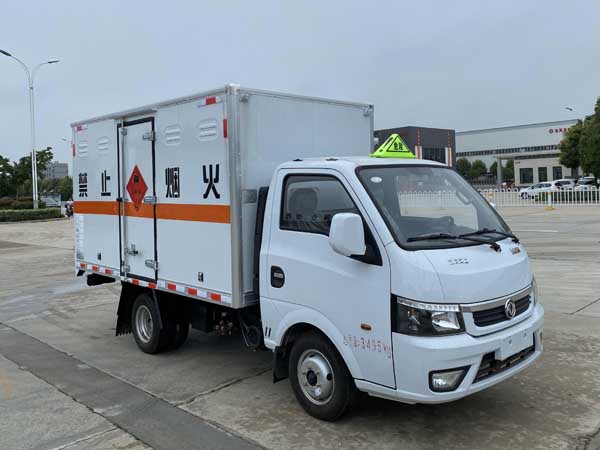 楚勝牌CSC5035XRQ6型易燃?xì)怏w廂式運輸車